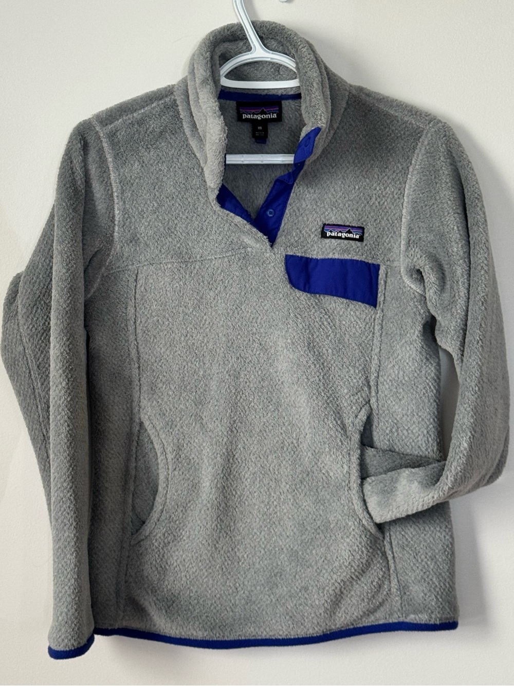 Patagonia Retool Light Gray Fleece Pullover with Royal Blue Accents